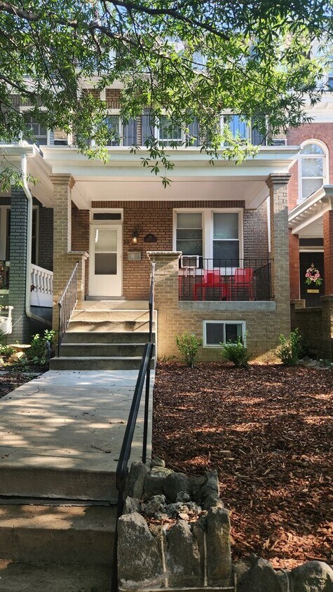 Foto principal - Lovely 3 bedroom home near Howard Universt...