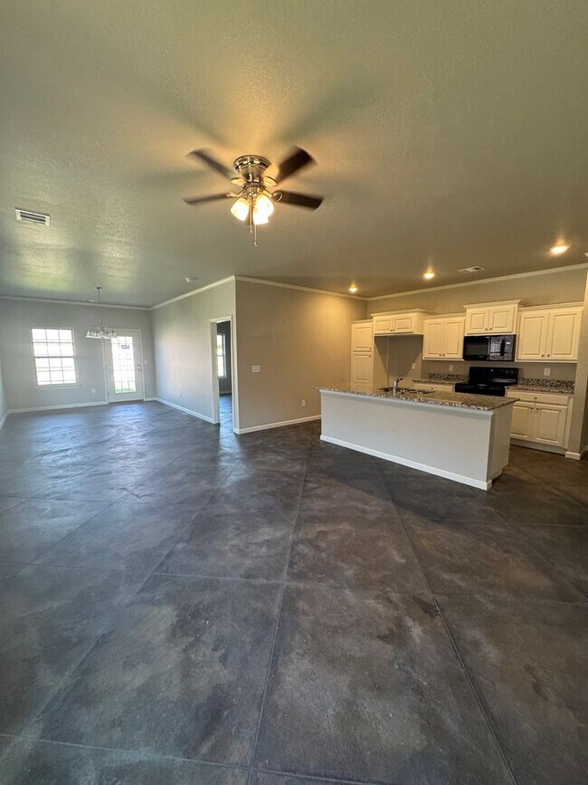 Foto del edificio - Large 3bedroom 2 bathroom New built 2025 1...