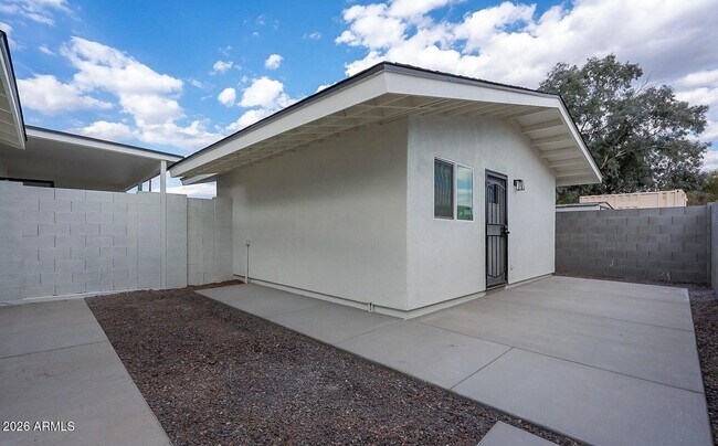 Foto del edificio - 9439 N 11th Ave