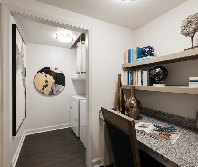 Foto del edificio - 8150 Willancy Ln
