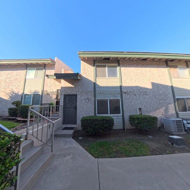 Building Photo - 2255 Cahuilla St