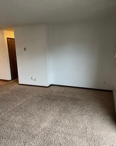 Building Photo - 206 Kuchenski Dr