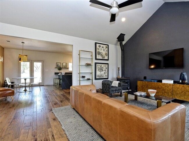 Foto del edificio - 3600 McGregor Ln