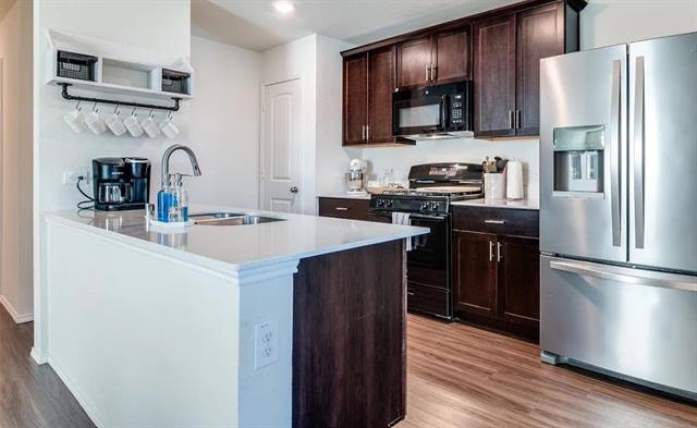 Foto del edificio - 340 Falling Star Dr