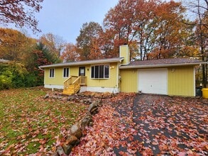 Building Photo - 39 Mountain Dr