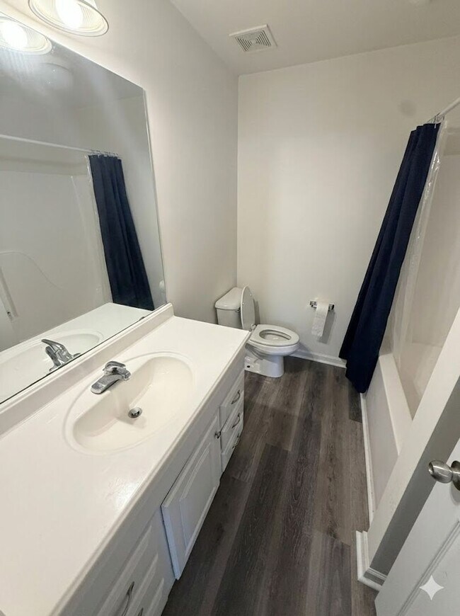 Building Photo - Spacious & Stylish 3BR/3BA Minutes from Downtown Athens