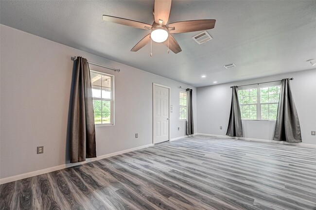 Building Photo - 15897 Dewberry Ln