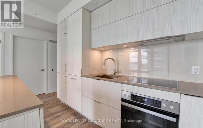 Building Photo - 15 Lower Jarvis St