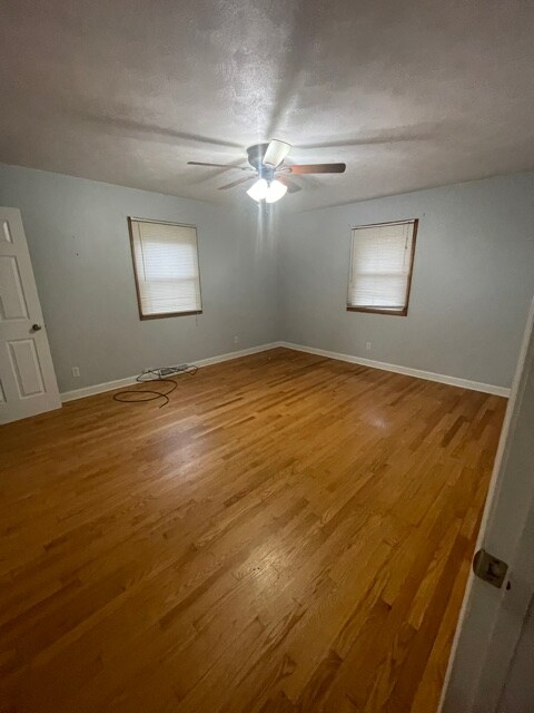 Building Photo - 1827 W Cape Rock Dr