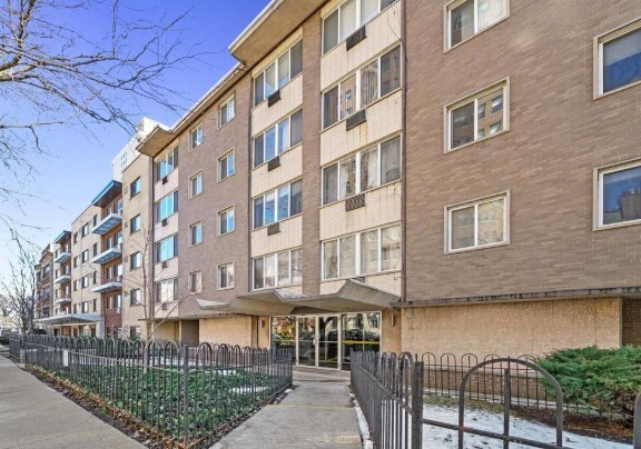 Foto del edificio - 539 W Stratford Pl