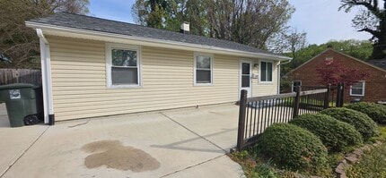 Building Photo - 808 Idlewood Dr