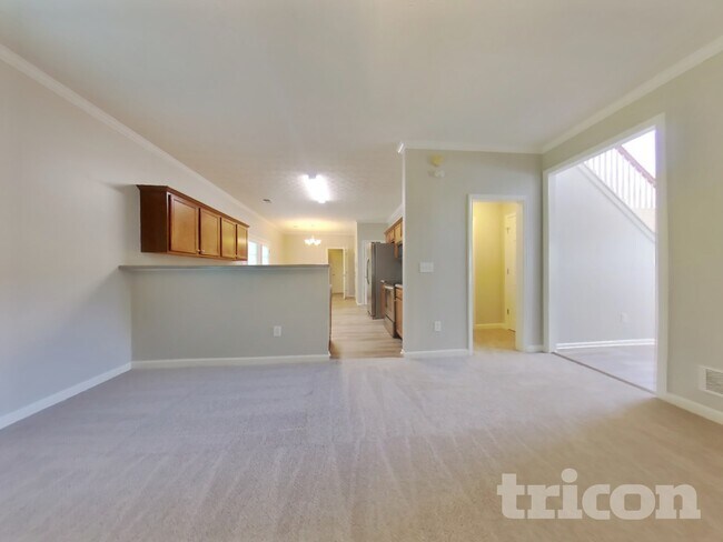 Building Photo - 1055 Crown Landing Pkwy