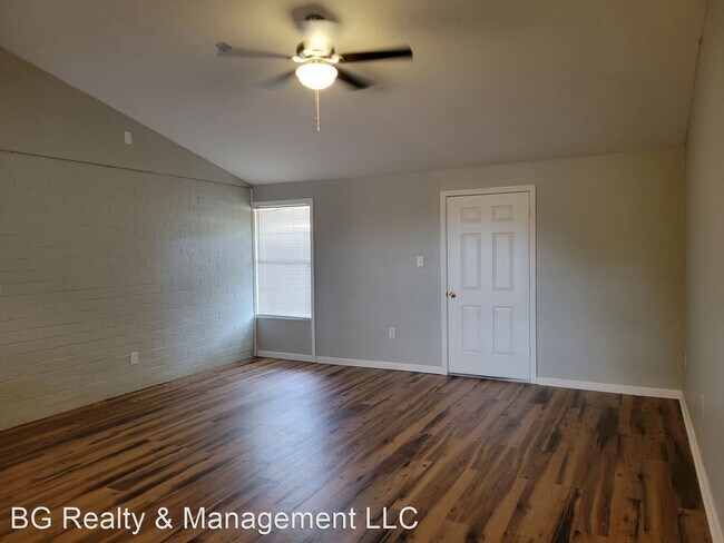 Building Photo - 3 br, 1 bath House - 874 Von Blond Dr. B