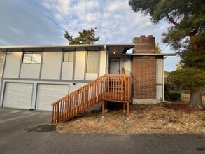 Building Photo - 2907 Glendale Dr W