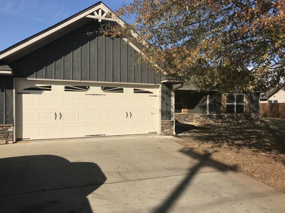 Primary Photo - 5 Wheatland Way