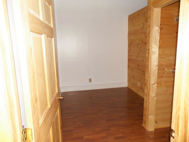 Building Photo - 68 Plum Rd