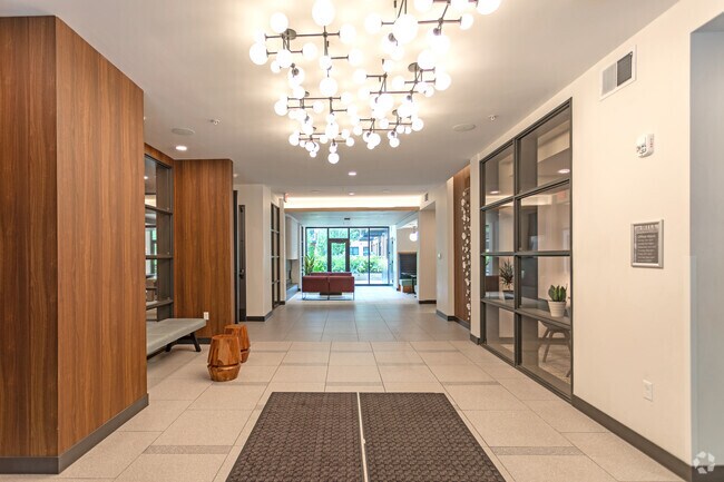 Foto del vestíbulo - The Hill