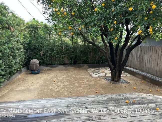 Foto del edificio - 5212 Mt Helena Ave