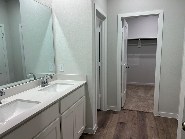 Building Photo - 7914 Alset Dr