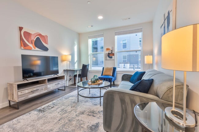 Building Photo - 305 Winter St