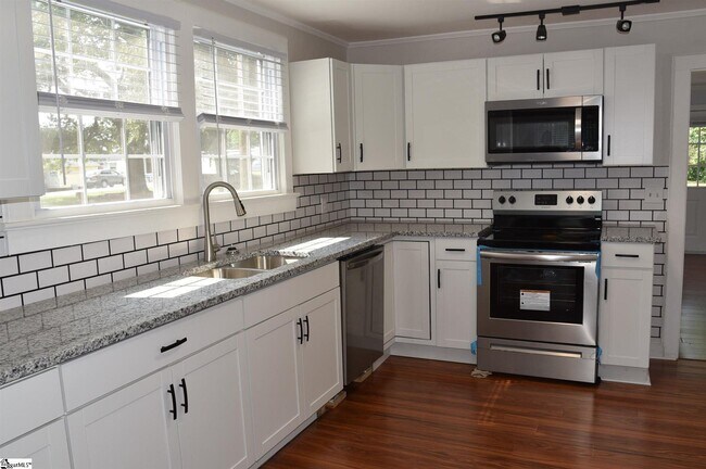 Foto del edificio - 103 E Bearden St