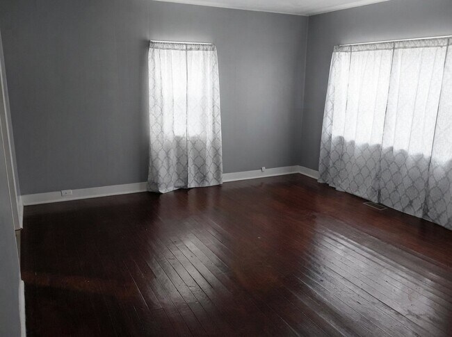 Foto del edificio - 222 Rosehill Ave
