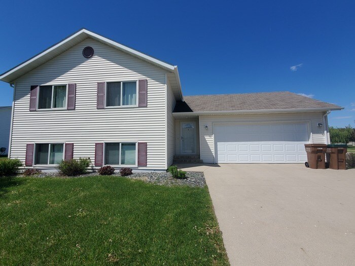 1502 12th Ave SE, East Grand Forks, MN 56721 House Rental in East