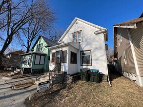 Building Photo - 1422 5th Ave N