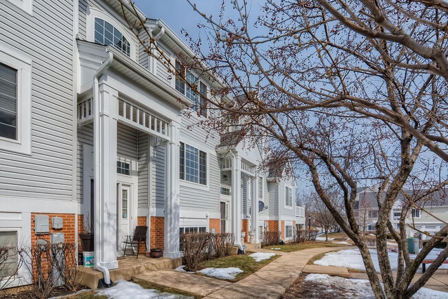 Building Photo - 936 Mayfair Ct