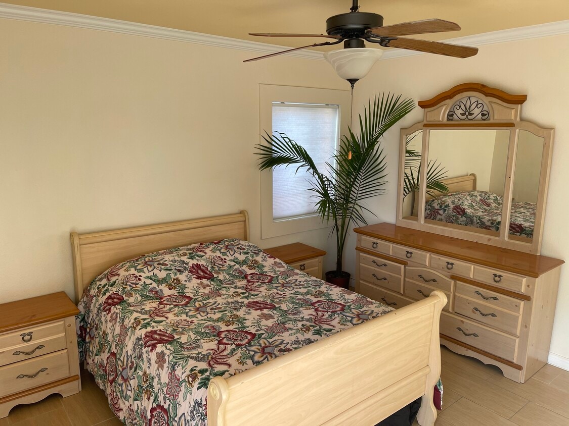 Bedroom - 7409 Kraft Ave