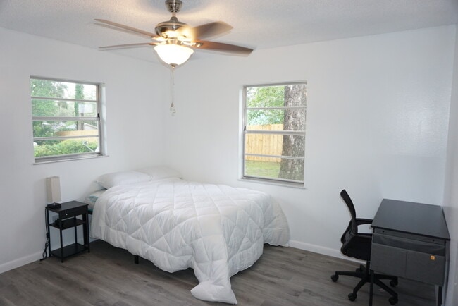 Foto del edificio - 623 E Plymouth Ave