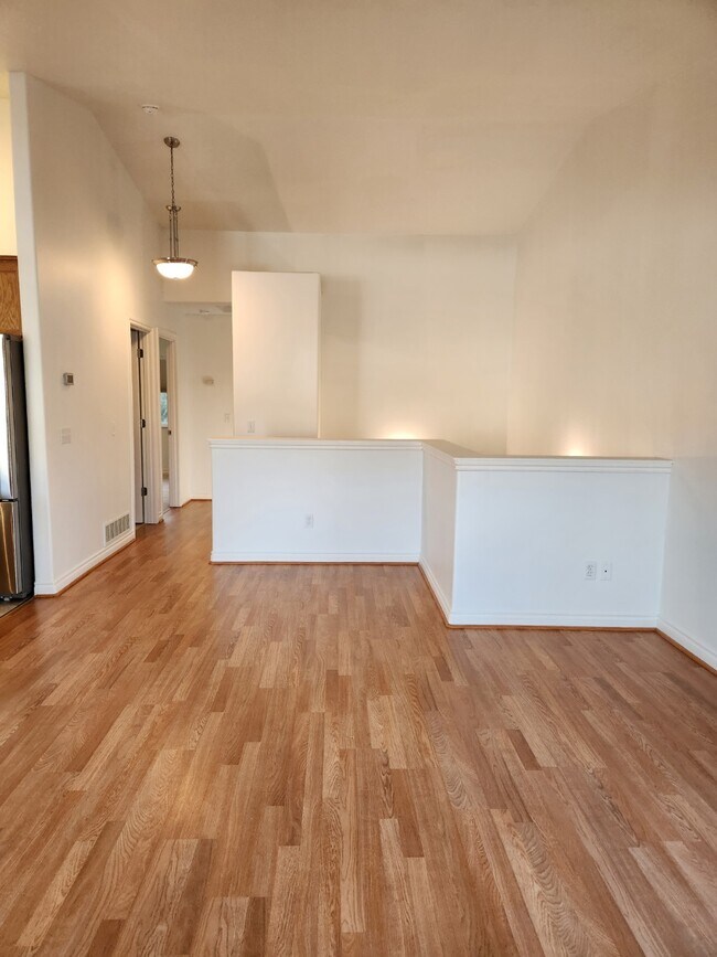 Building Photo - 3310 Kendall Loop