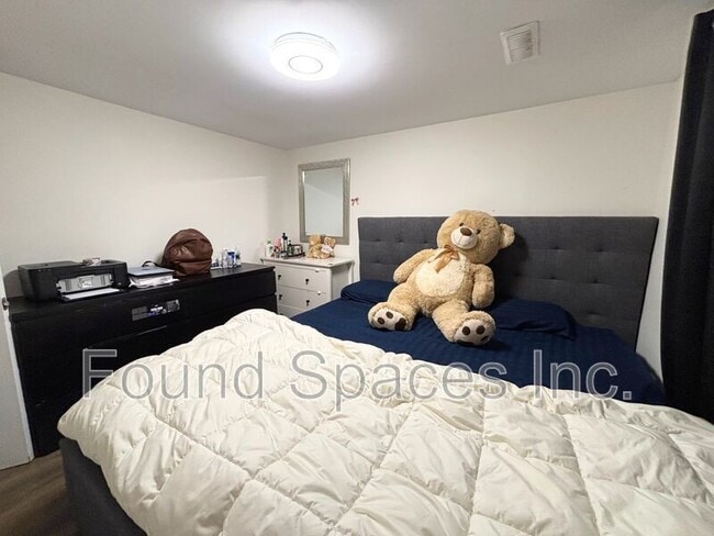Photo du bâtiment - 78 W 1st St