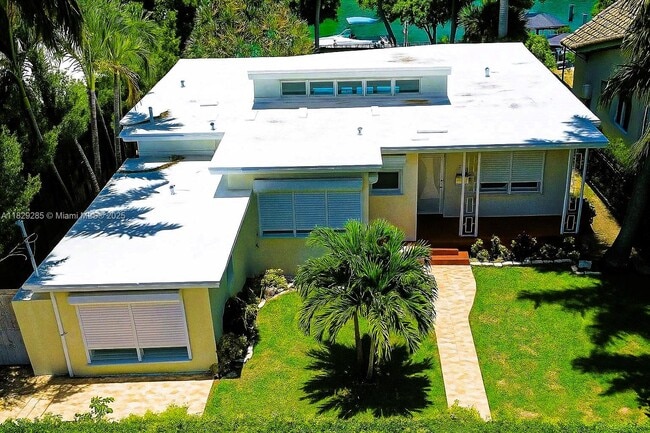 Building Photo - 1325 Marseille Dr