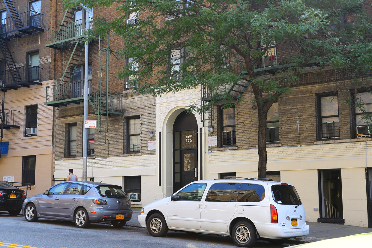 Building Photo - 325 Wadsworth Ave
