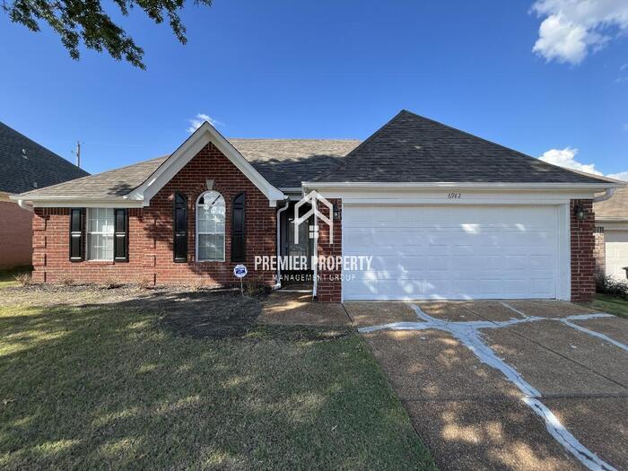 Primary Photo - 6982 Luxor Ln
