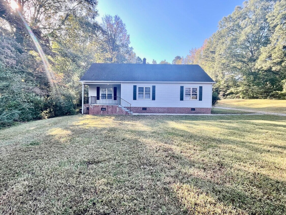 Primary Photo - Welcome to this charming 2-bedroom, 1-bath...