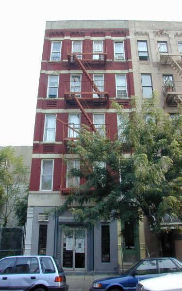 Building Photo - 305 E 105th St