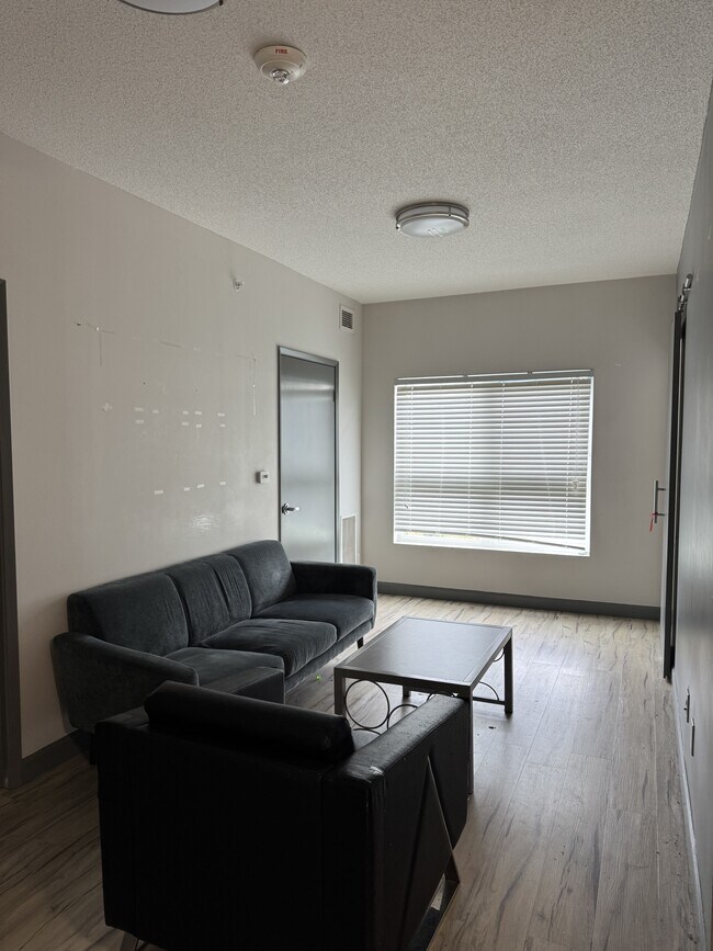 Photo du bâtiment - 258C-258C Sunview St