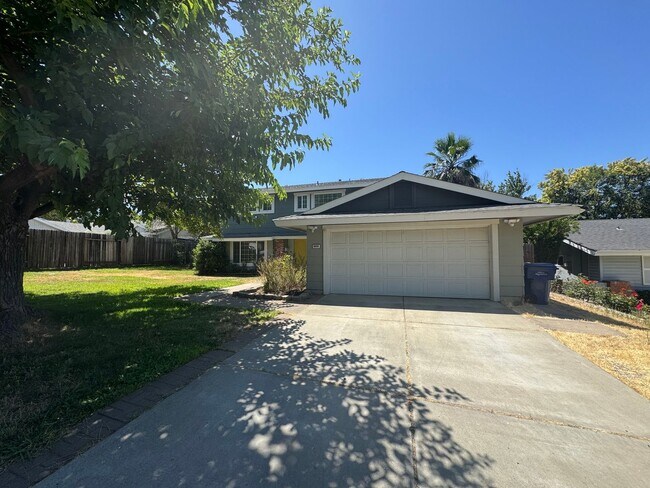 Foto del edificio - 4 bedroom | 2.5 bathroom | Fair Oaks with ...