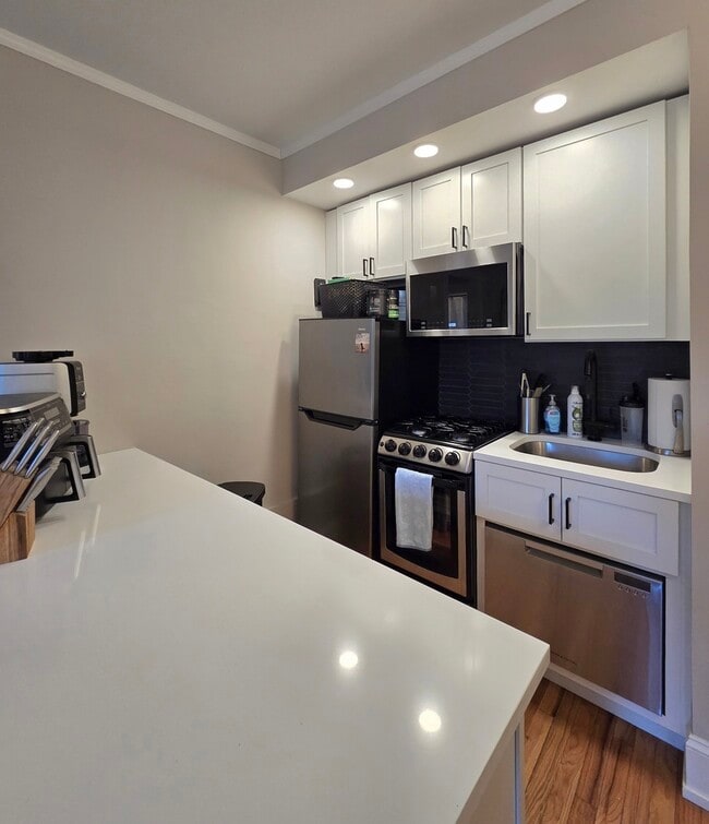 Building Photo - 2746 N Hampden Ct