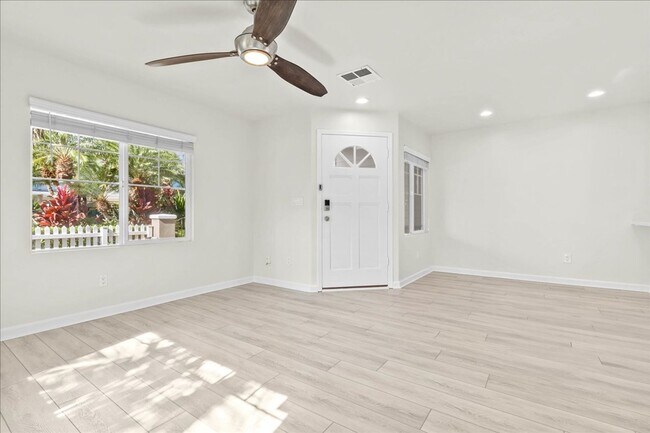 Building Photo - Townhomes at Fairways Edge