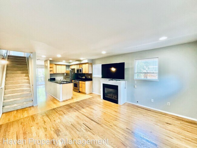 Building Photo - 3 br, 2.5 bath House - 1416 E Spruce St