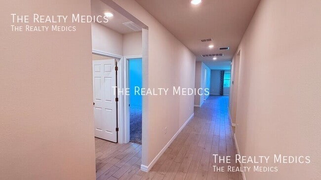 Foto del edificio - 702 Alta Vista Ct