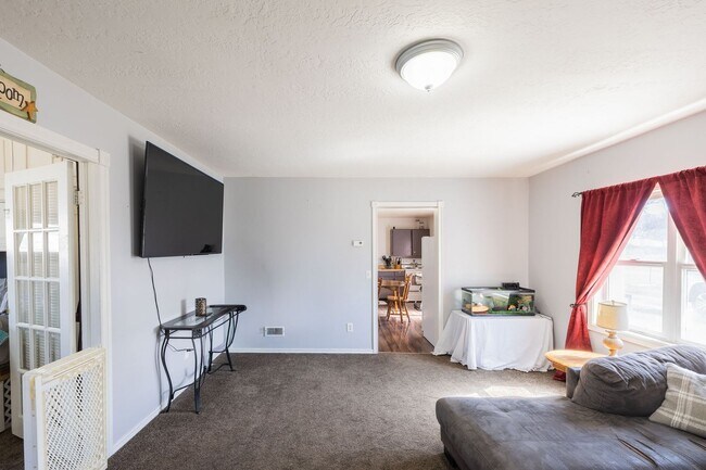 Foto del edificio - Cozy 4 Bedroom Home on large plot of land in Parker