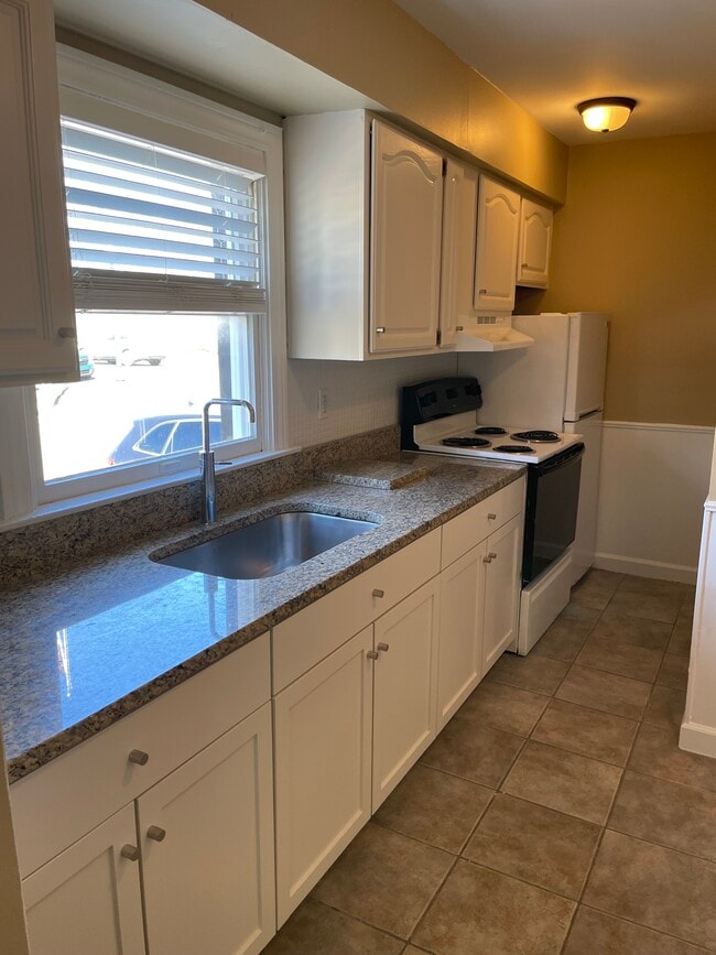 Building Photo - 26095 E Huron River Dr