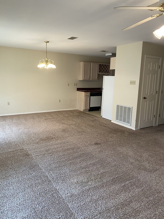 LIVING ROOM - 9 S Joplin Loop