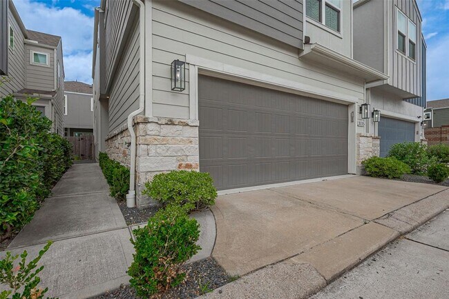 Building Photo - 3115 Planters Peak Dr