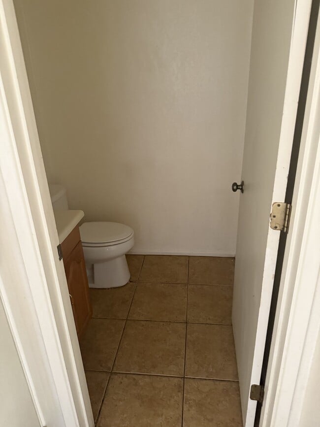 Building Photo - 433 Avenida Garza