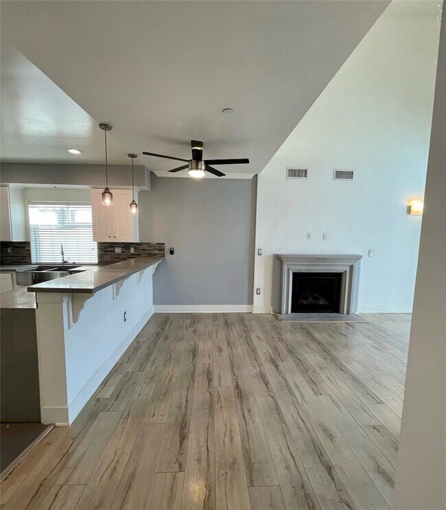 Foto del edificio - 10844 Blix St